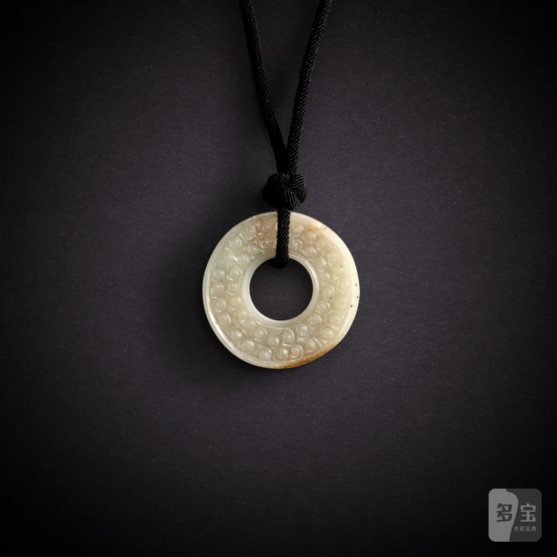 A white jade ring, huan, Eastern Zhou dynasty, Spring and Autumn period | 東周春秋 白玉穀紋環